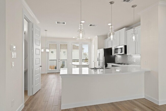 Building Photo - 13305 Moncloa Dr