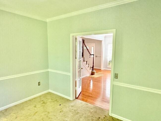 Building Photo - GORGEOUS COLONIAL IN WOODBRIDGE!