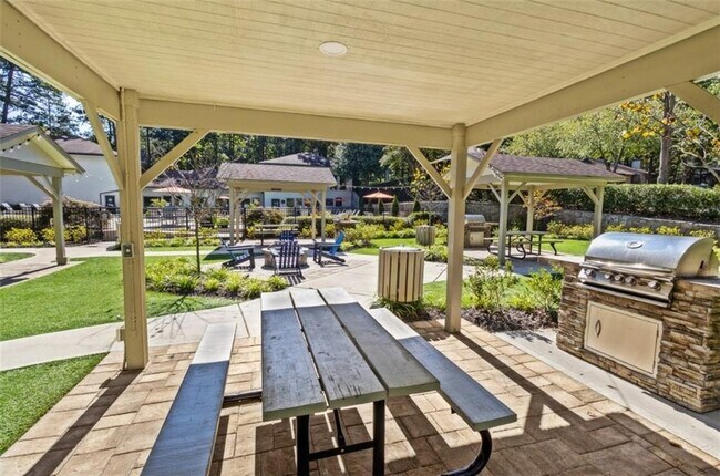 Building Photo - 2845 Holcomb Bridge Rd