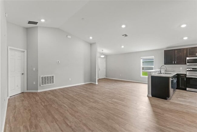 Building Photo - 961 Inverness Way