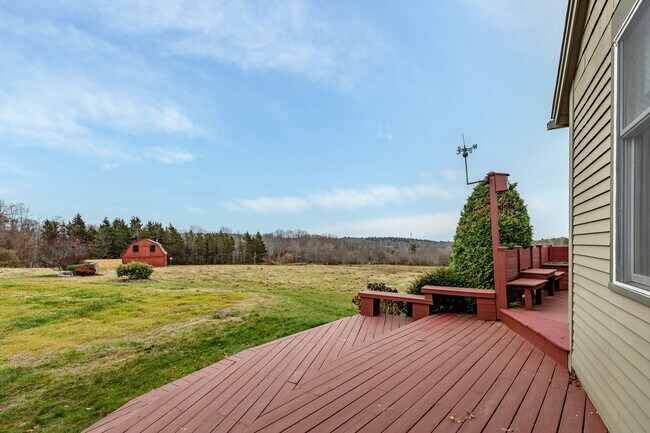 Building Photo - 411 Beach St