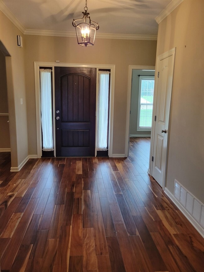 Building Photo - 37 Christmas Dr