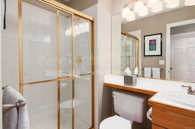 Building Photo - 9616 E Maplewood Cir