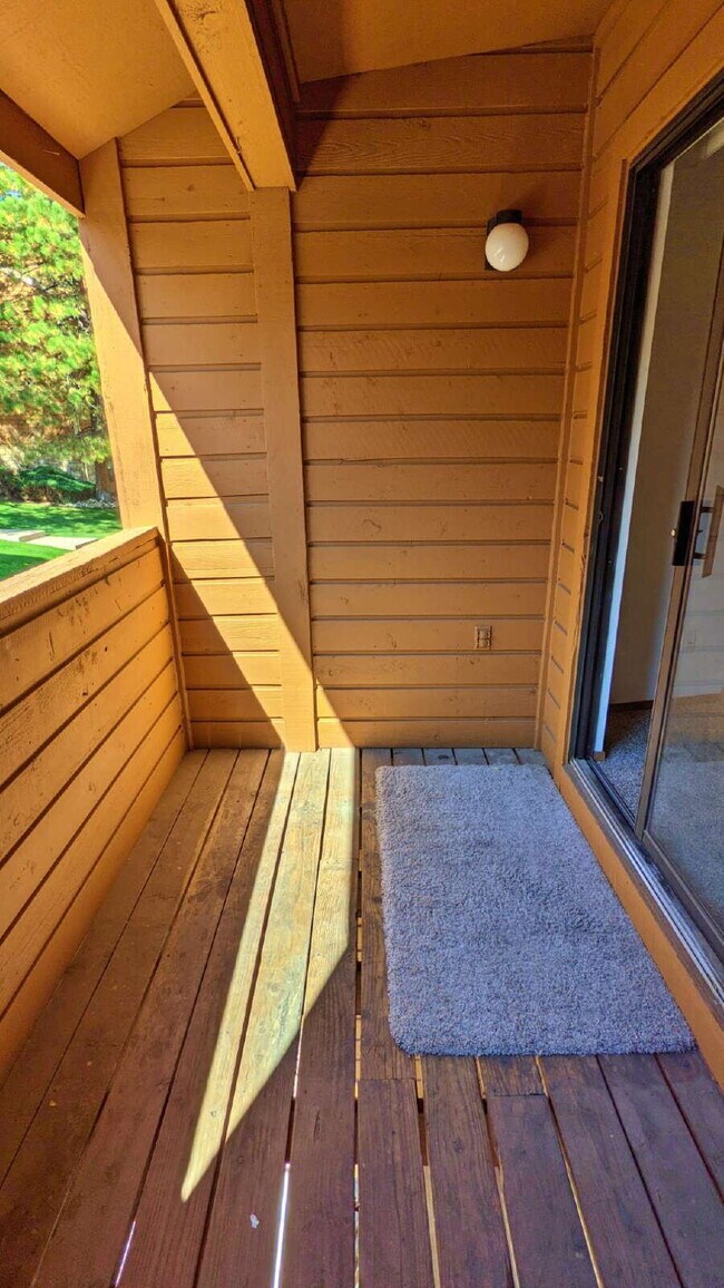 Building Photo - Spacious 2 Bedroom 1 Bath Condo In Cherry Creek School District!! 2nd Floor Balcony! Extra Storag...