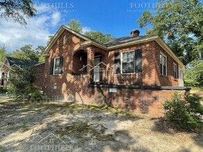 Building Photo - 1704 Park Dr