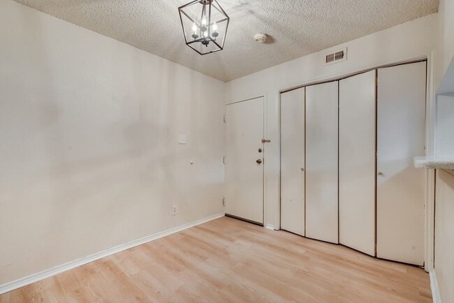 Building Photo - 336 Melrose Dr