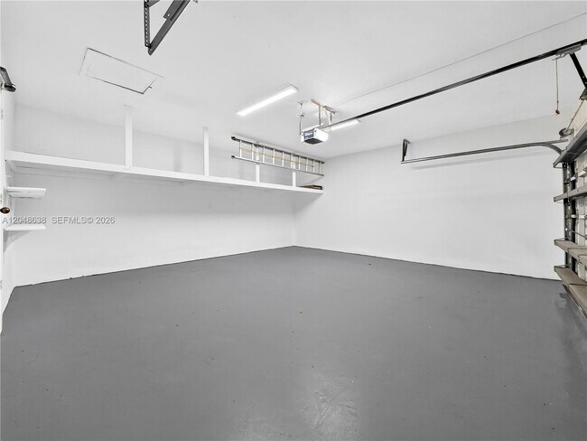 Building Photo - 14121 SW 97th Ave