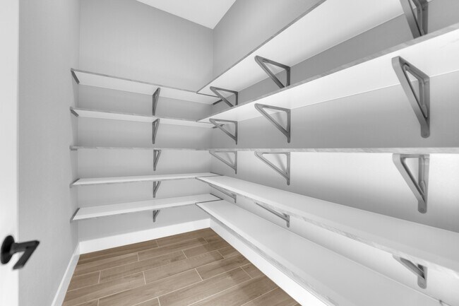 Building Photo - 10648 Stone Ledge Ave