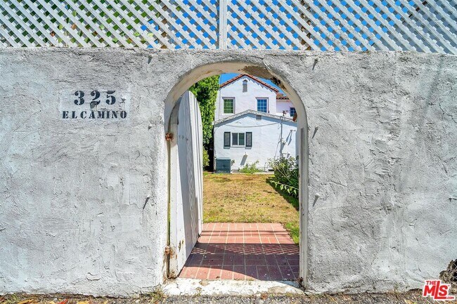 Building Photo - 325 S El Camino Dr