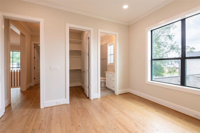 Building Photo - 1507 Martin St