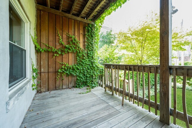 Building Photo - 616 S Oakley Blvd