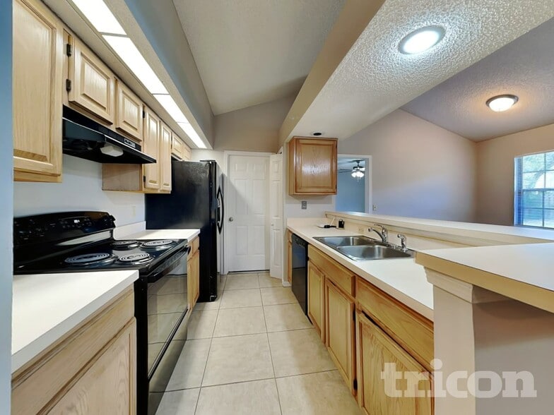 Building Photo - 8129 Mactavish Way W