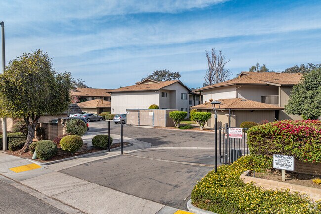 Building Photo - 4201 Bonita Rd