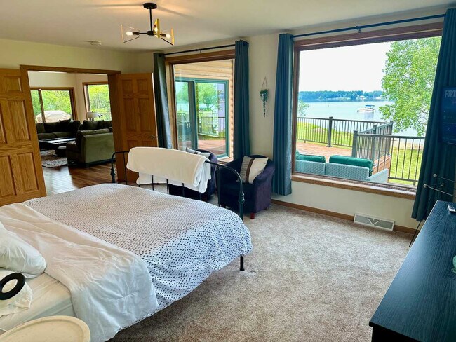 Building Photo - 222 Grouse Dr