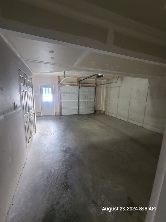 Building Photo - 3 Bedroom Townhouse For Rent in Waynesboro