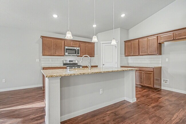 Building Photo - 19361 Kiowa Crk Wy