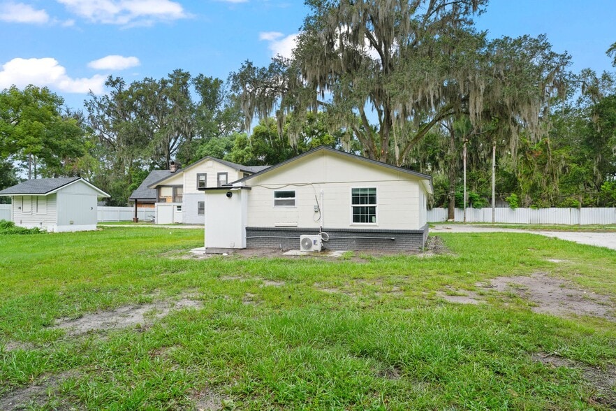 Building Photo - 6878 Lenox Ave