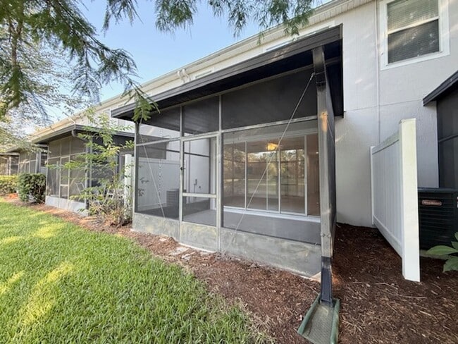 Building Photo - Beautiful 2-Bedroom Townhome with Loft and...