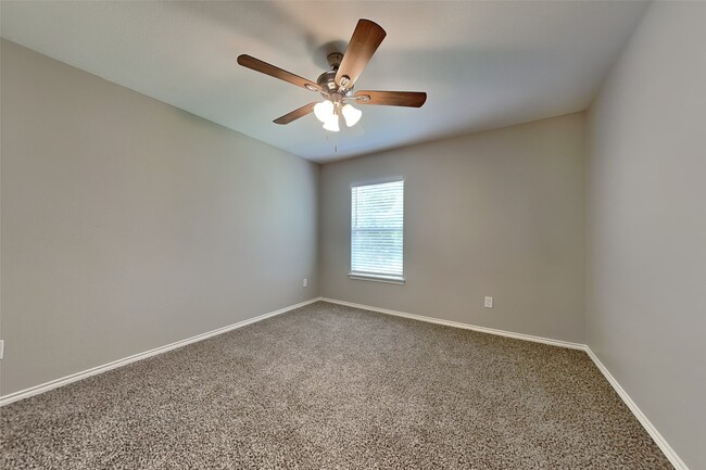 Building Photo - 26880 Armor Oaks Dr