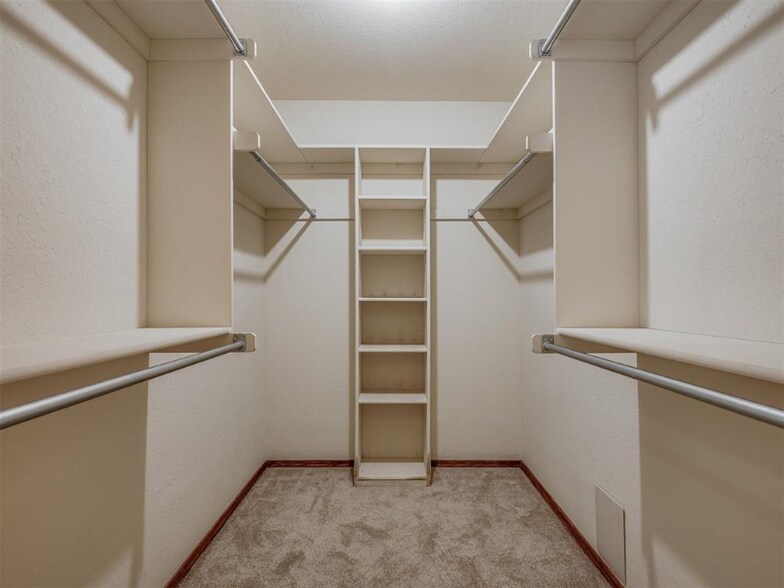 Building Photo - 10208 Pinckney Ct