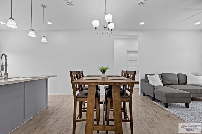 Building Photo - 422 Arroyo Ln