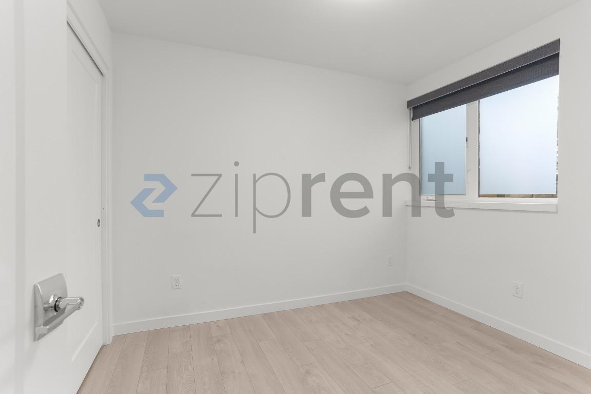 Building Photo - Unit C