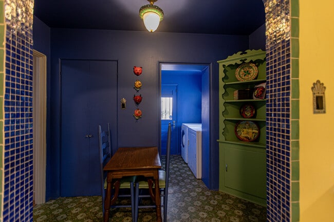 Building Photo - 2816 Silver Ave