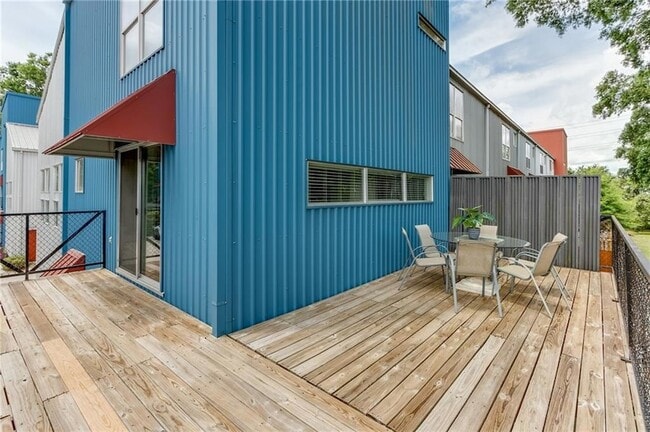 Building Photo - 1720 Nicholson Dr