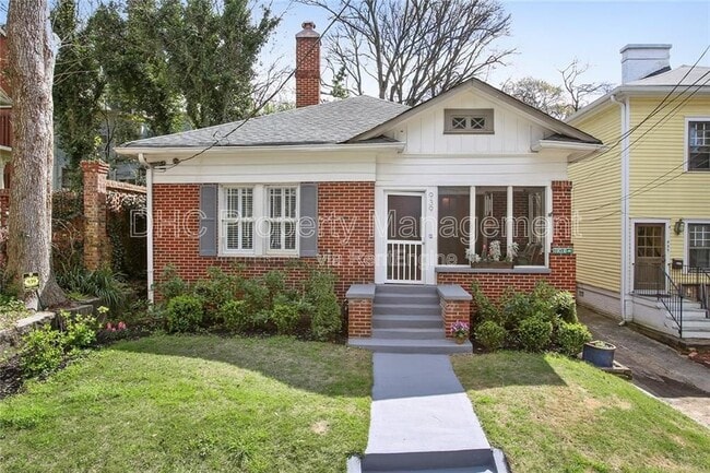 Primary Photo - 939 Euclid Ave NE