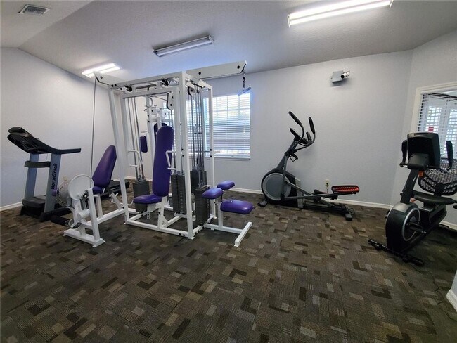 Building Photo - 1610 Columbia Arms Cir