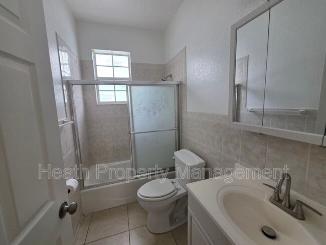 Building Photo - 5157 Rena St