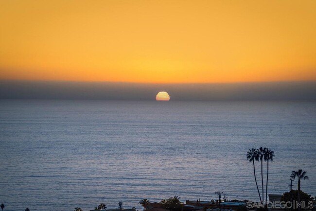 Building Photo - 5786 La Jolla Mesa Dr