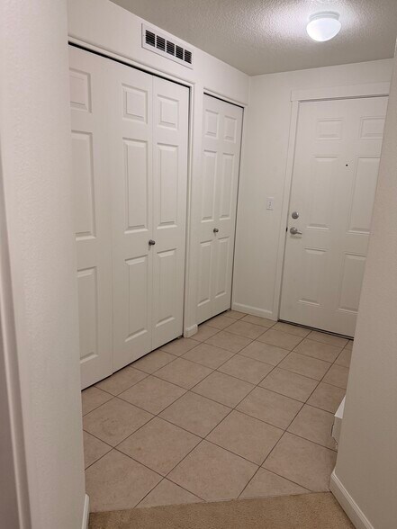 Building Photo - 770 NW 185th Ave