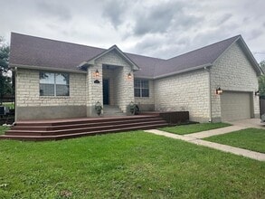 Building Photo - 460 Tahitian Dr