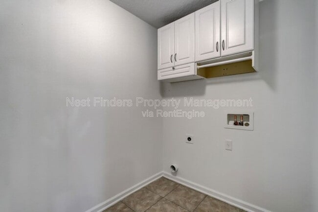 Building Photo - 412 Chattan Way