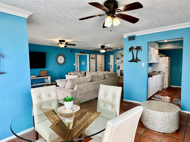 Building Photo - 500 Tiki Dr