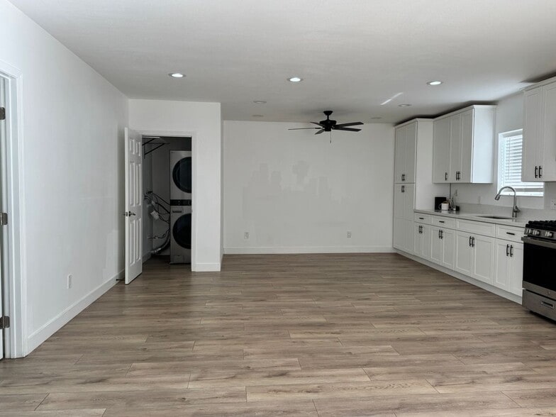 Building Photo - 5773 Angela Ave