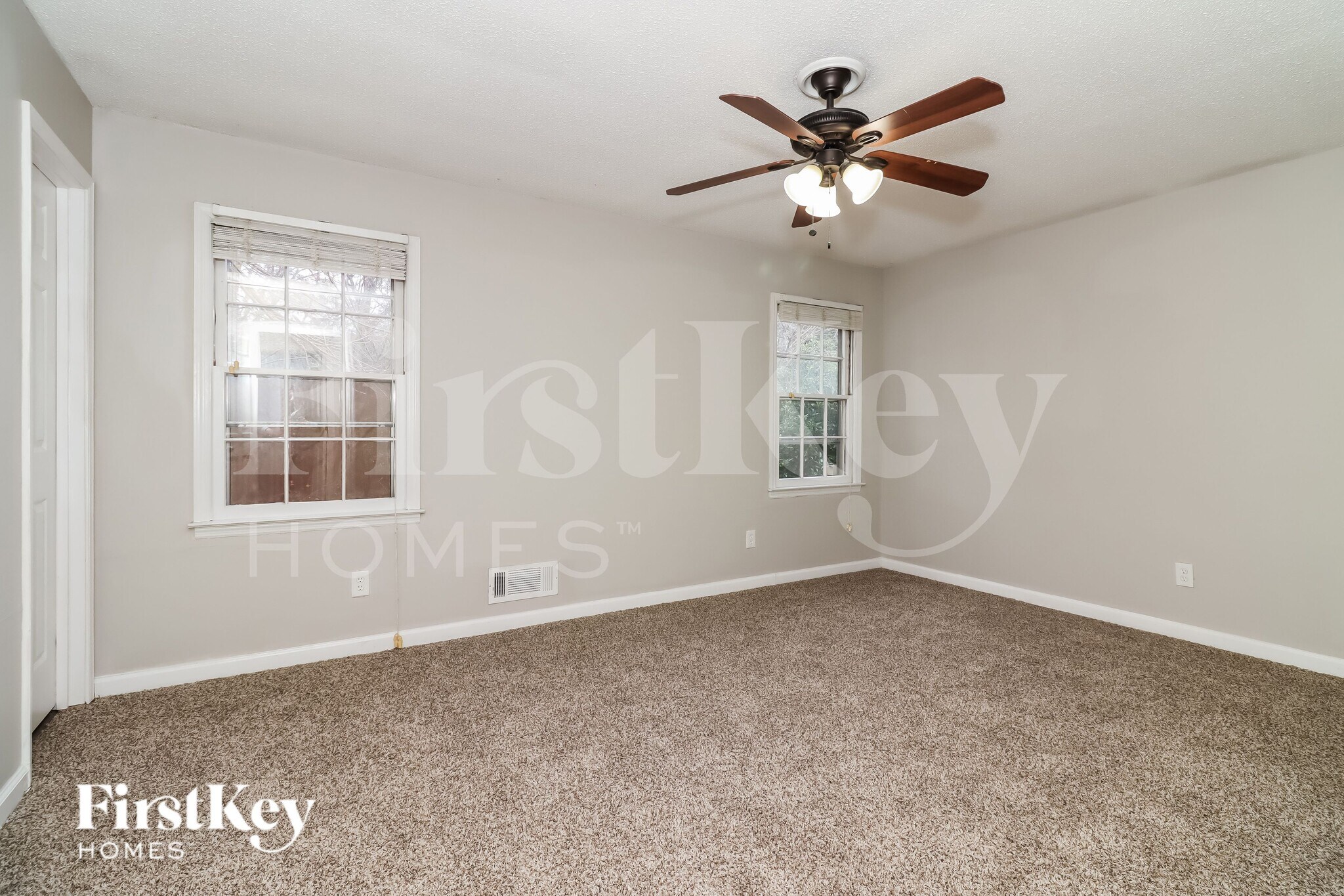 Building Photo - 1570 Sprayberry Dr