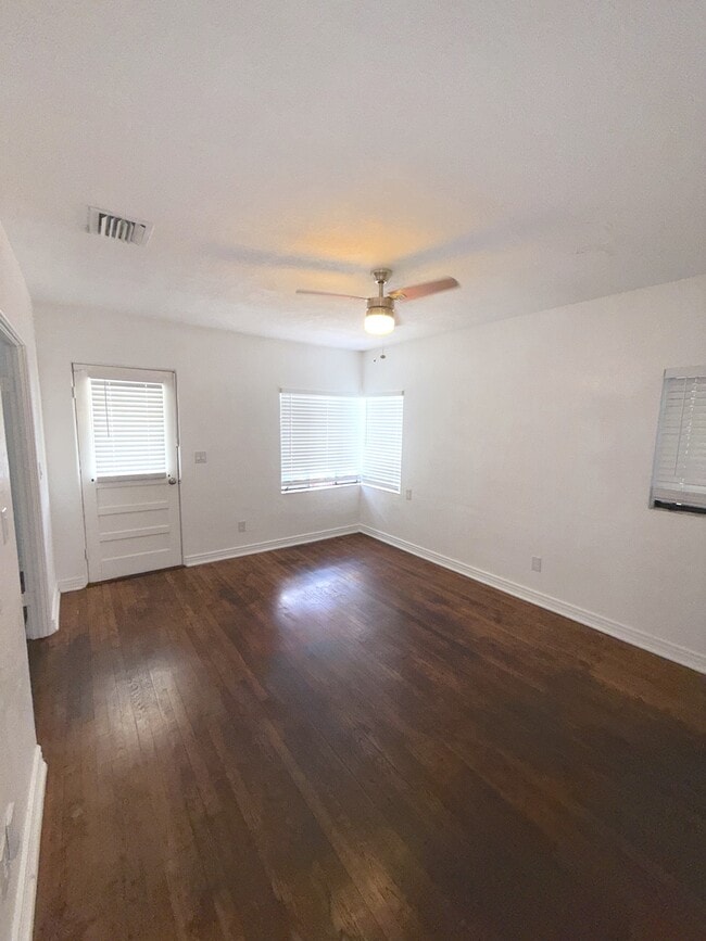 Building Photo - 1415 Asher Ln