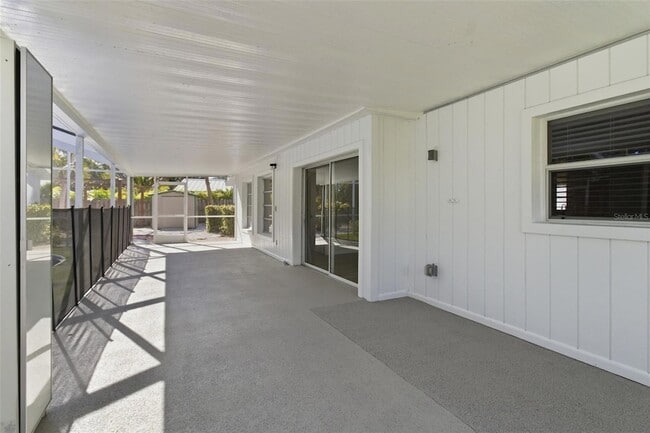 Building Photo - 5223 Shadow Lawn Dr