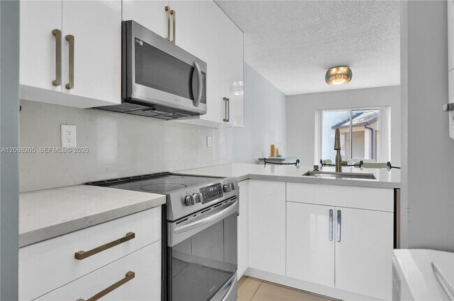 Building Photo - 13946 SW 91st Terrace