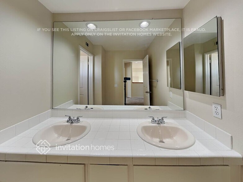 Building Photo - 41 Corte Rivera