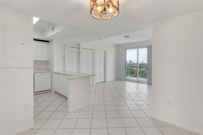 Primary Photo - 3500 Coral Way