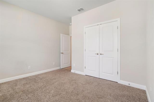 Building Photo - 2337 Mockingbird Ct