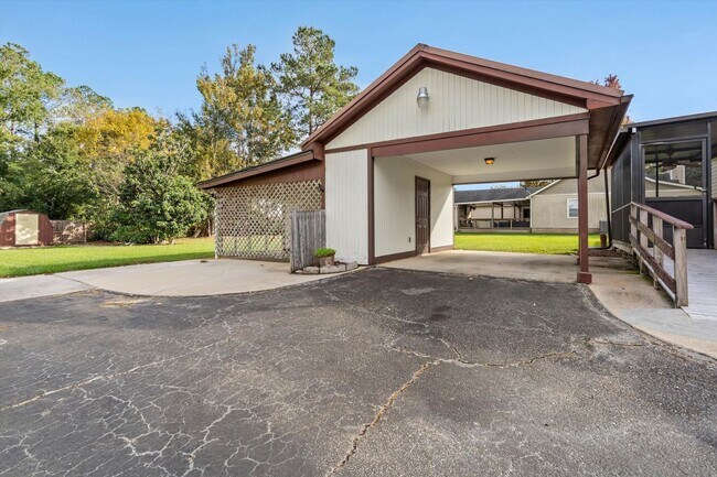 Building Photo - Charming Fairhope Home for Rent – Convenient Location & Great Outdoor Space!