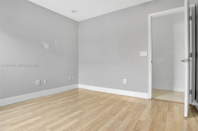 Building Photo - 1553 SW 189th Ave