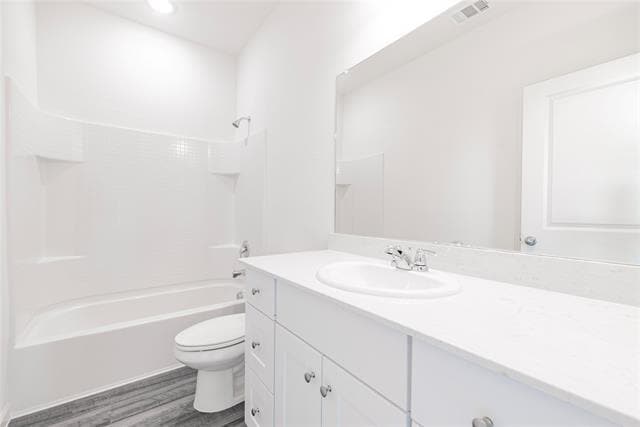 Building Photo - 772 Wellington Dr