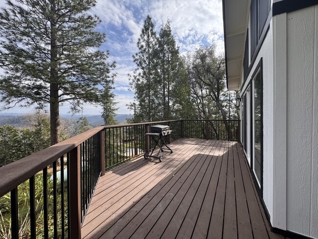 Building Photo - 17554 Patricia Way