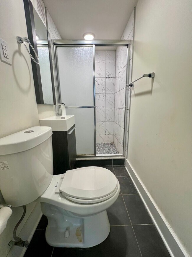 Building Photo - 1706 Arlington St