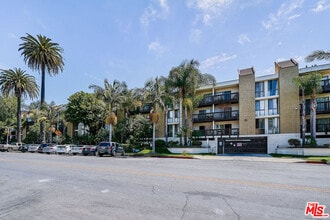 Building Photo - 320 S Ardmore Ave